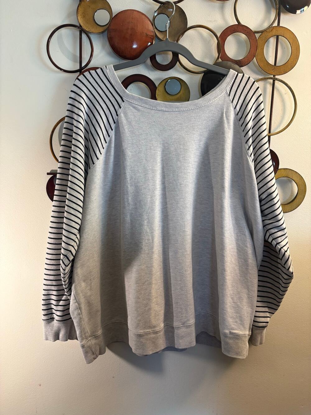 Women’s Torrid 3 (3x) Gray crew sweatshirt with stripped sleeves